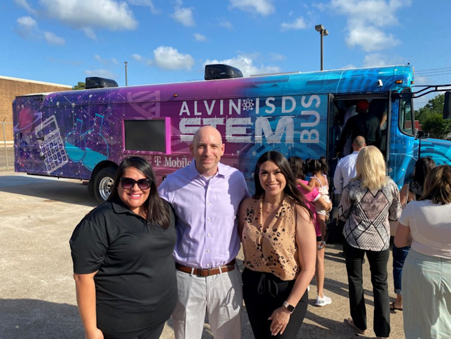 LyondellBasell Chocolate Bayou Polymers Plant invested in the Alvin Independent School District (ISD) STEM Bus